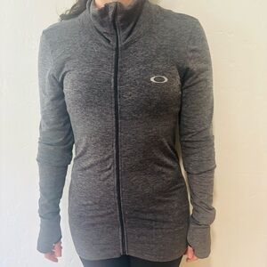 Women’s Oakley zip jacket perfect to wear or use as a layer